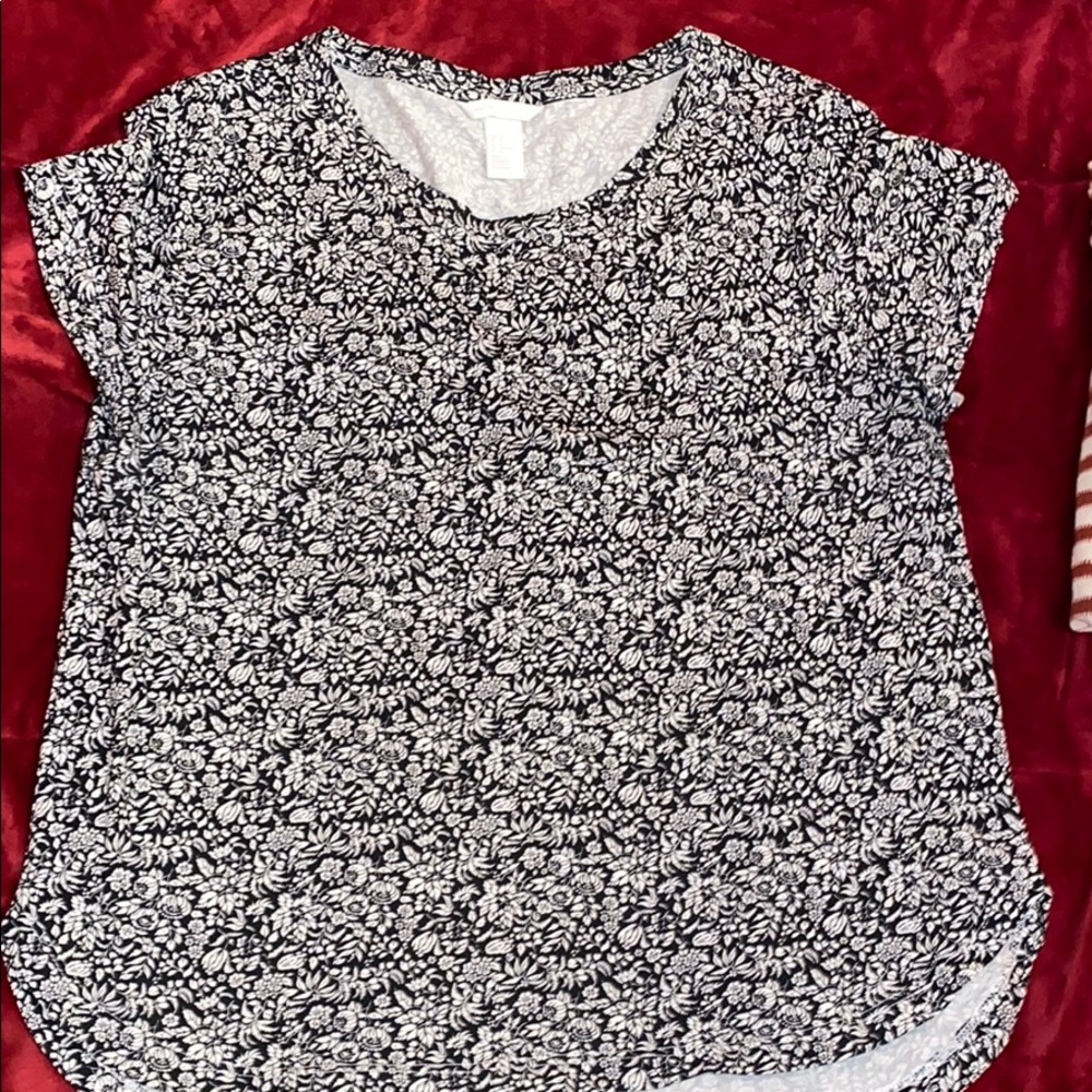 Medium Navy Top never worn.
